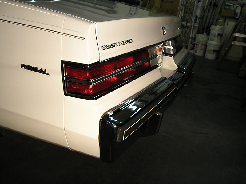 Spoolfool-White-rear-fillers-on-car-2